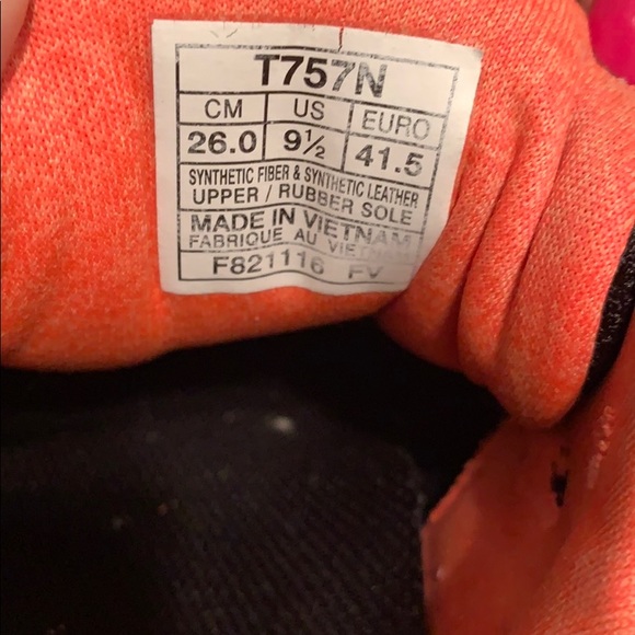 Asics shoes! - Picture 7 of 7